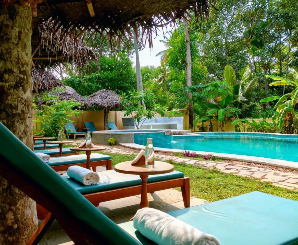 Marari Beach Bungalow Resort Alleppey 马拉利库兰 外观 照片